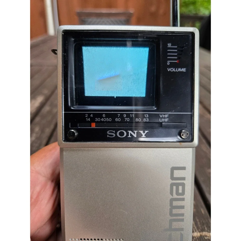 Vintage Sony Watchman FD-20A Handheld B&W CRT Portable Pocket TV with Case